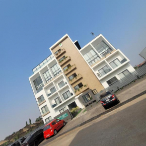 RT LUXURY ONE BEDROOM DUPLEX At BELROSE PLACE